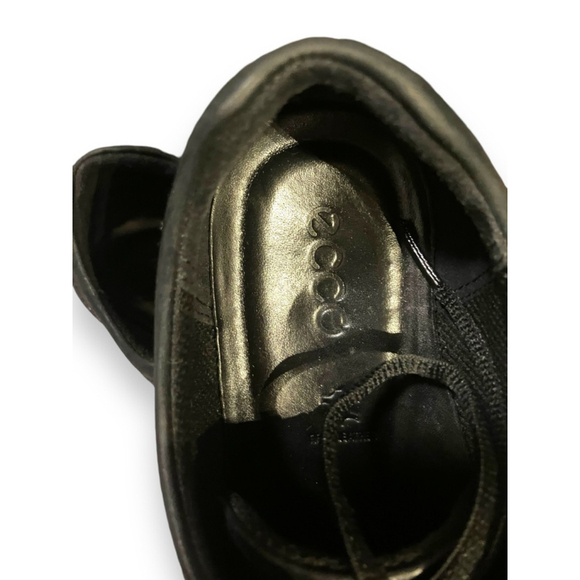 Ecco Black Leather Sneakers US 7.5 EUR 38 White Sole - Picture 4 of 8